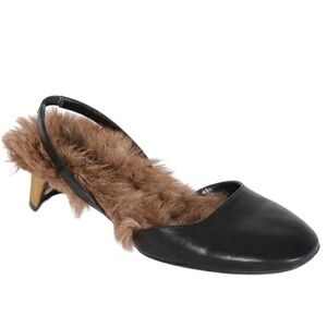 GUCCI Leather Arielle Gold Heel Fur Lined Pumps